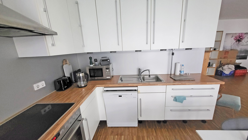Bildschöne, modernisierte Altbauwohnung mit Parkett, EBK und 2 Balkonen! - Foto 4
