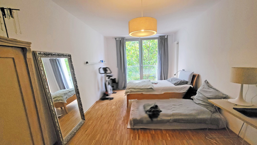 Bildschöne, modernisierte Altbauwohnung mit Parkett, EBK und 2 Balkonen! - Foto 3