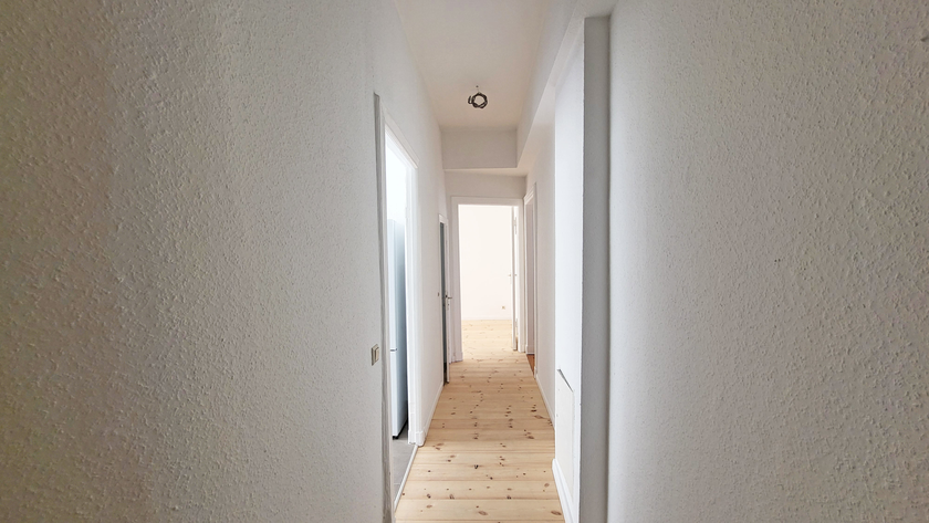 Atmosphärischer Altbauklassiker mit Dielen und EBK - tolle Lage Radickestraße! - Foto 2