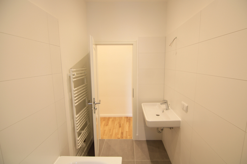 Neues Wannenbad mit Fenster