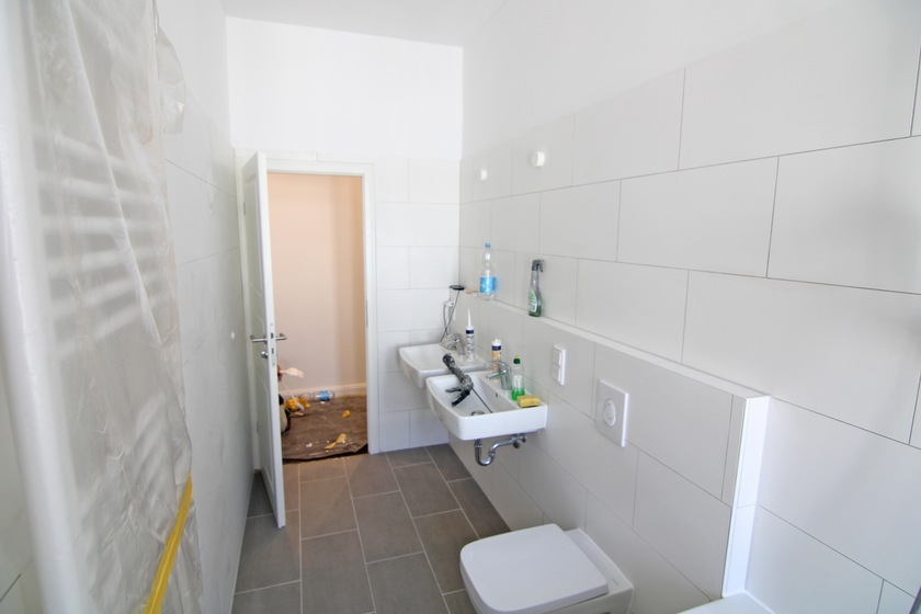 Klassische Altbauwohnung mit 2 Balkonen in der Rodenbergstraße/Renovierungsbedarf - Photo 2