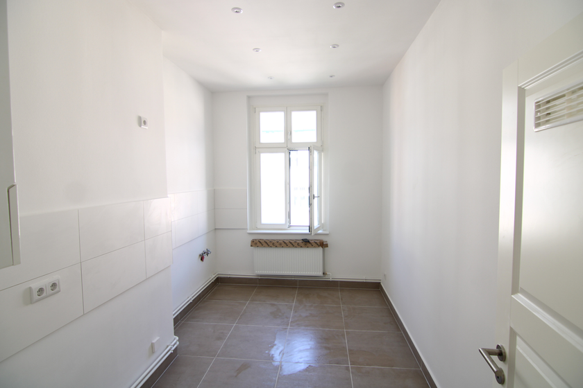 Klassische Altbauwohnung mit 2 Balkonen in der Rodenbergstraße/Renovierungsbedarf - Photo 1