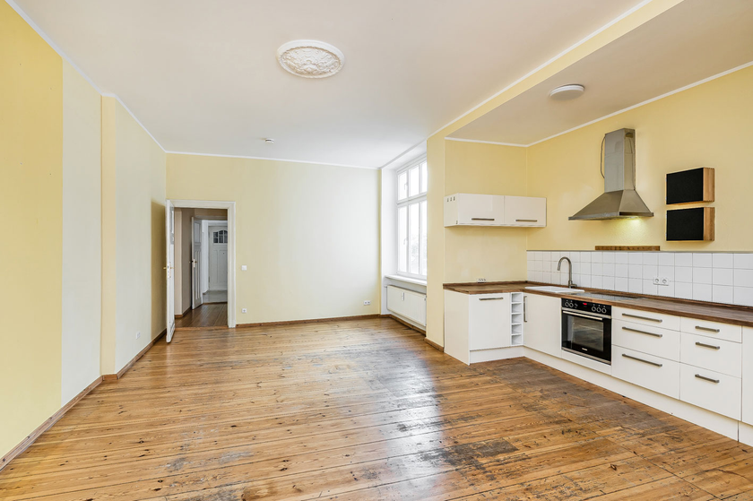 Zimmer mit offener Küche