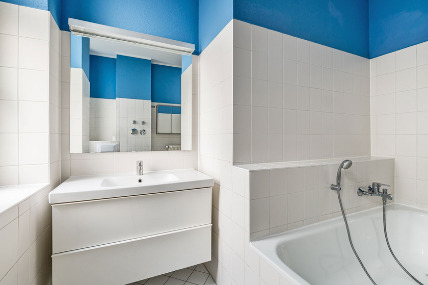 Luftiges Bad mit Fenster