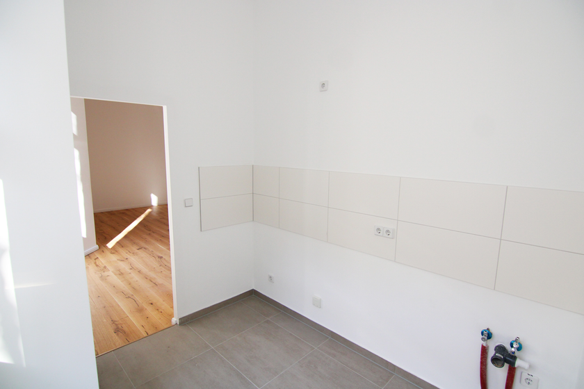 Tolle Altbauwohnung mit Dielenböden - ruhige Lage am Wehneltsteig, mit Renovierungsbedarf - Photo 1
