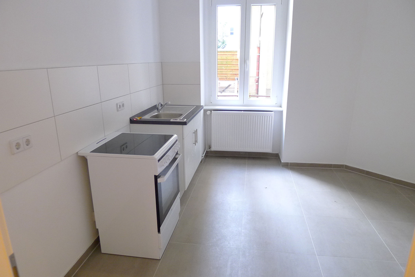 Klassische Altbauwohnung mit 2 Balkonen in der Rodenbergstraße/Renovierungsbedarf - Photo 1