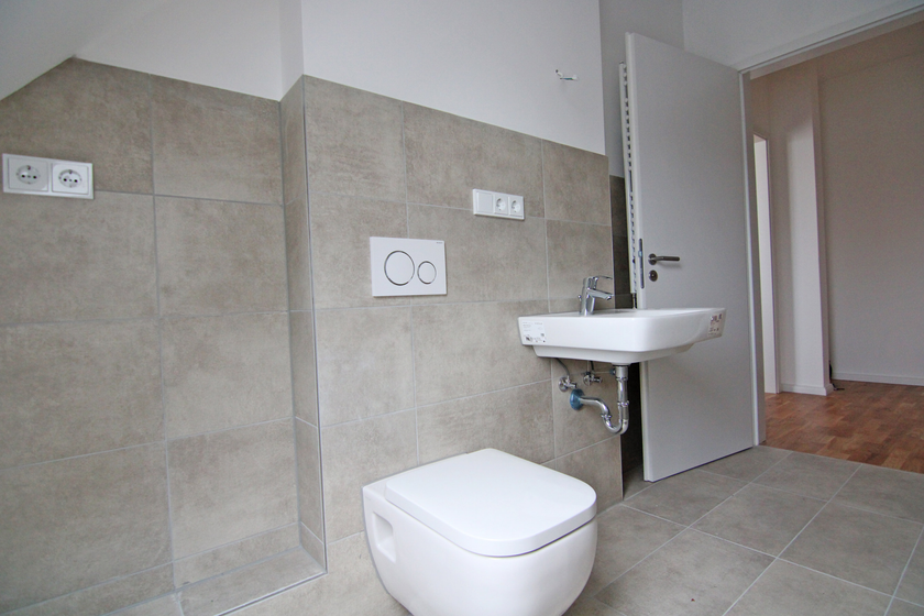 Elegantes Bad mit Wanne + Du