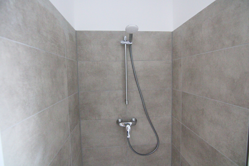 Elegantes Bad mit Wanne + Du