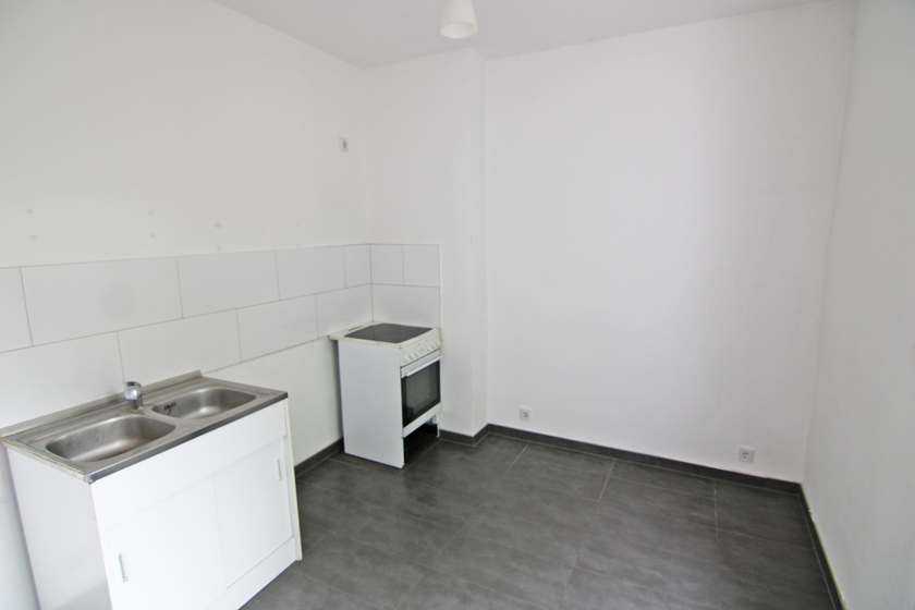 Tolle Altbauwohnung mit Dielenböden - ruhige Lage am Wehneltsteig, mit Renovierungsbedarf - Foto 1
