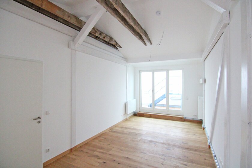Geräumiges Wohnzimmer