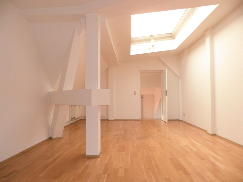 Atmosphärischer Altbauklassiker mit Dielen und EBK - tolle Lage Radickestraße! - Photo 2