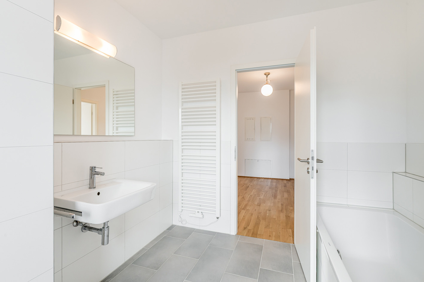 Masterbad mit Wanne+Dusche