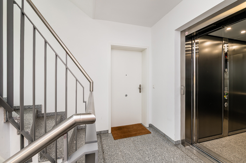 Angenehmes Hausambiente/Lift!