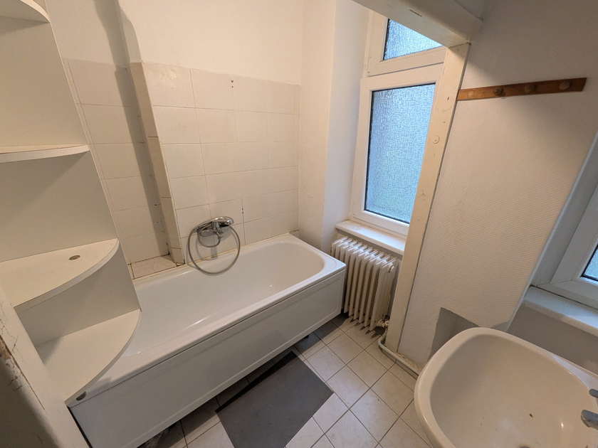 Helle Altbauwohnung im sonnigen 4.OG in der Rostocker Straße / Berlin-Moabit! - Photo 2