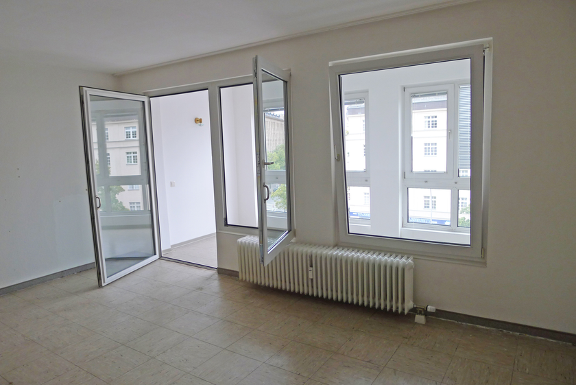 Geräumiges Wohnzimmer