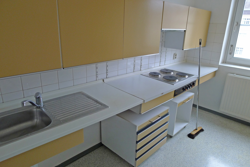 Küche mit Einbauküche