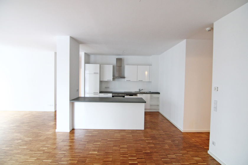 Blick zur offenen Küche