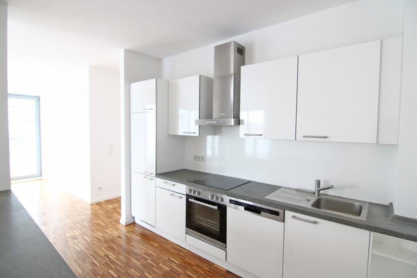 Erstbezug nach Totalmodernisierung: Prächtige, WG-geeignete Altbauwohnung in der Barfusstraße! - Foto 4