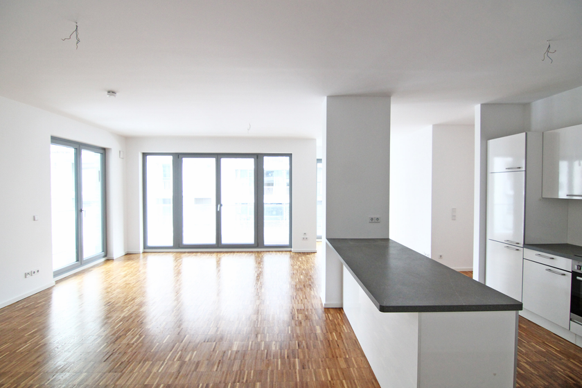 Erstbezug nach Totalmodernisierung: Prächtige, WG-geeignete Altbauwohnung in der Barfusstraße! - Photo 1