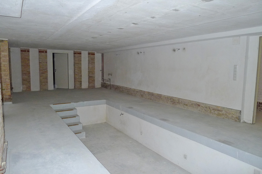 Großer Raum im Untergeschoss