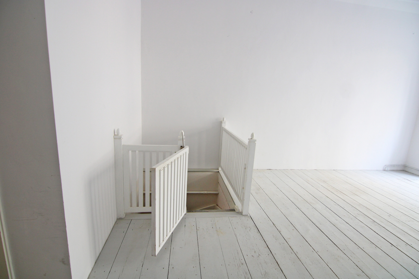 Treppe ins Untergeschoss