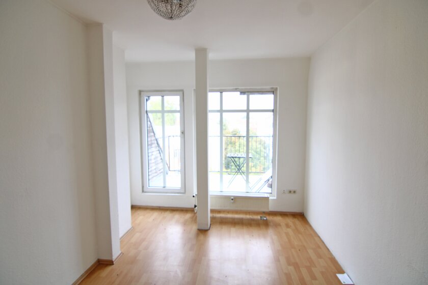 Tolle Altbauwohnung im Zweitbezug nach Komplettmodernisierung, helles 4.OG, Toplage Stephanstraße! - Photo 1