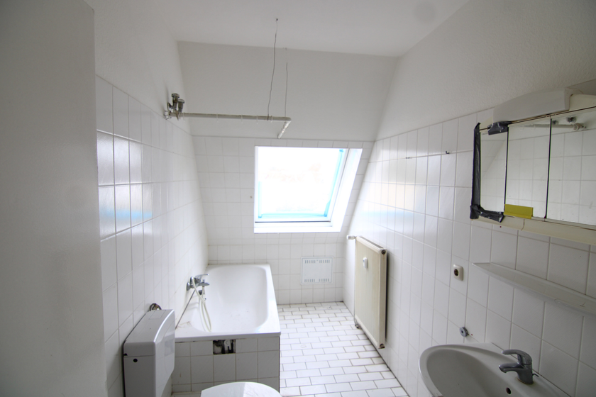 Tolle Altbauwohnung im Zweitbezug nach Komplettmodernisierung, helles 4.OG, Toplage Stephanstraße! - Photo 5