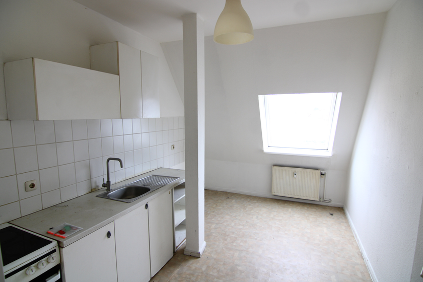 Tolle Altbauwohnung im Zweitbezug nach Komplettmodernisierung, helles 4.OG, Toplage Stephanstraße! - Photo 2
