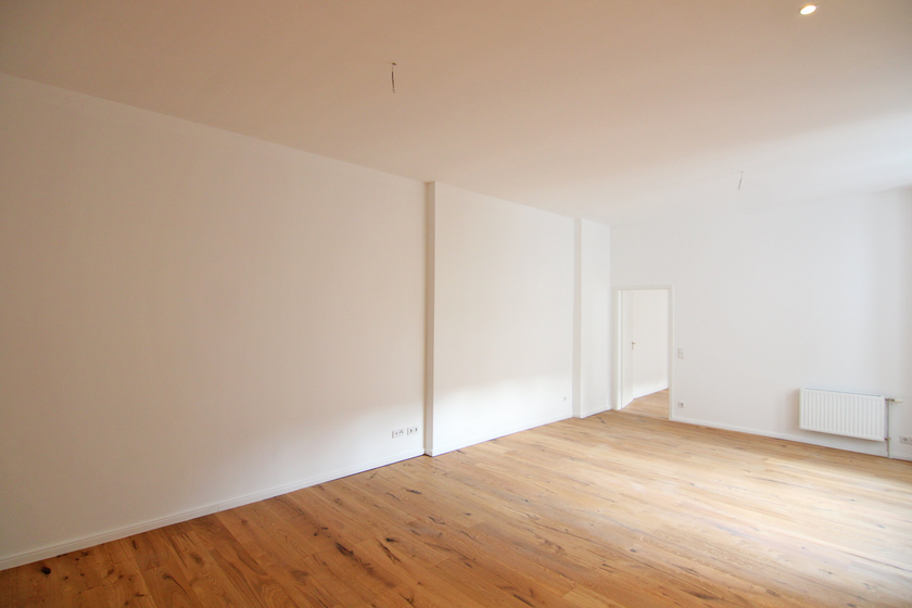 Großer Wohnbereich mit off. Kü