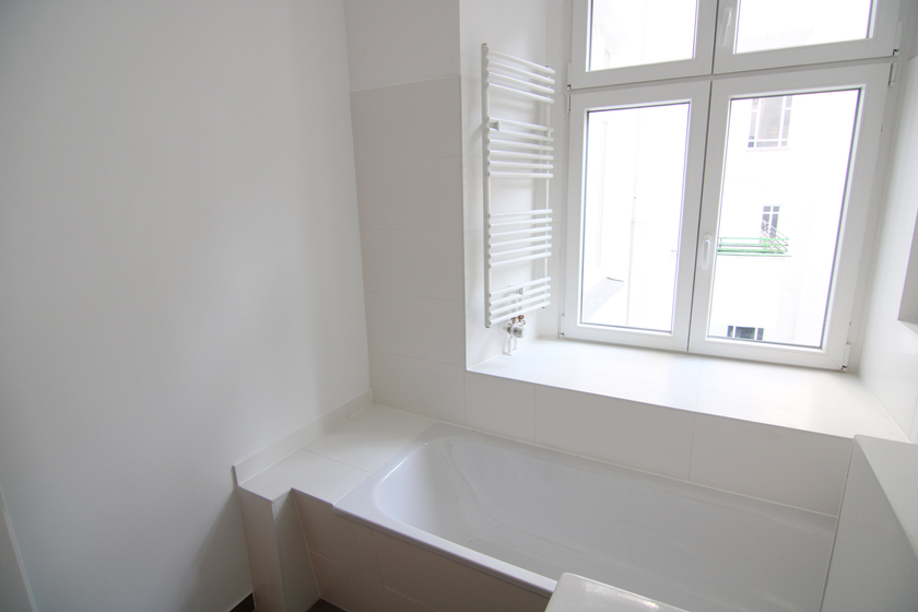 Wannenbad mit Fenster