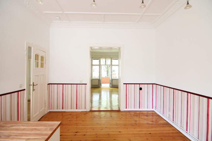 Zimmer mit offener Küche