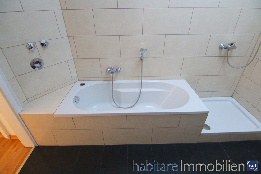 Eleganz und Wohnkomfort: Schöner Wohnen, mit Süd-Terrasse, EBK, Tiefgarage + Wallbox! - Foto 5