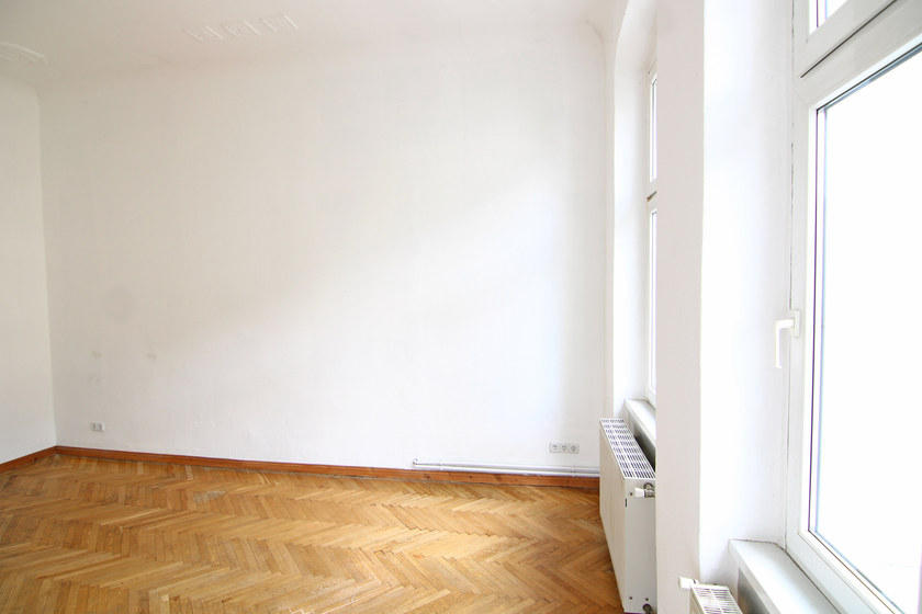 Stuck-Wohnzimmer mit Balkon