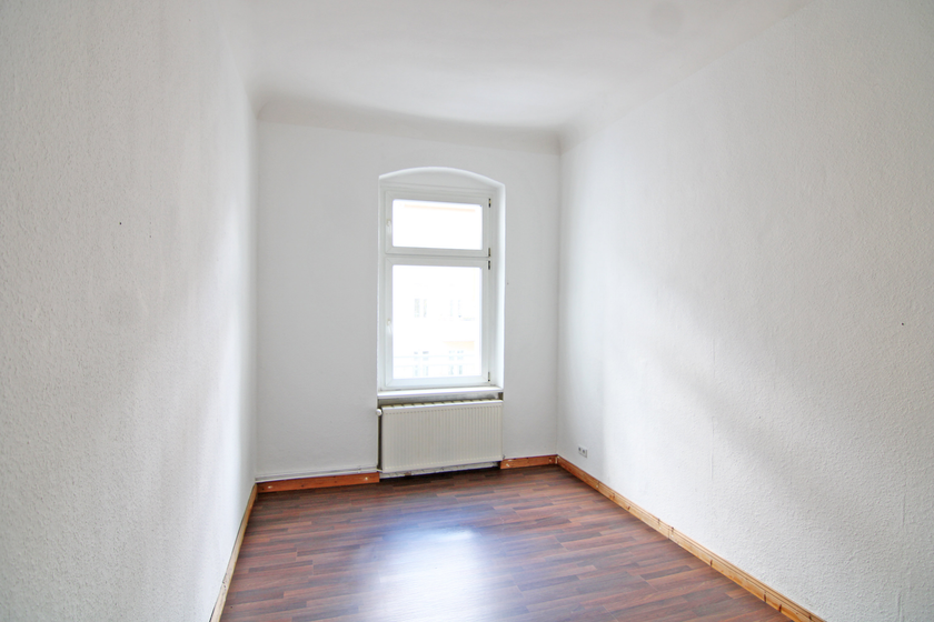 Schlafzimmer von guter Größe