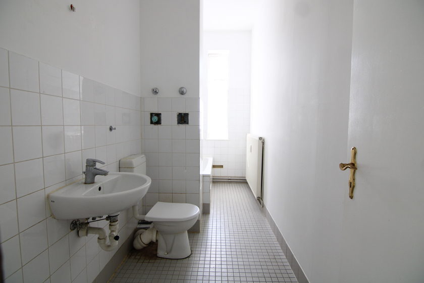Tolle Altbauwohnung im Zweitbezug nach Komplettmodernisierung, helles 4.OG, Toplage Stephanstraße! - Photo 3