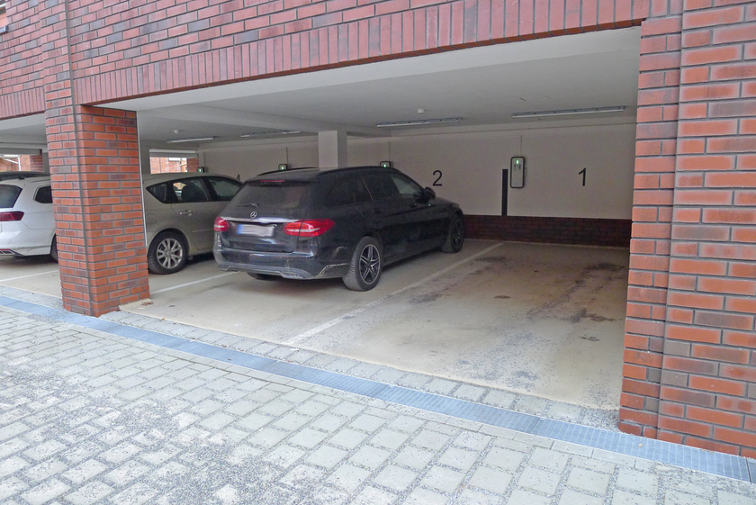 Kfz-Stellplatz vorhanden!