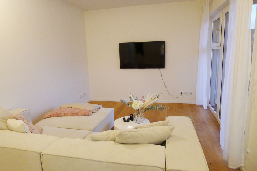 Atmosphärischer Altbauklassiker mit Dielen und EBK - tolle Lage Radickestraße! - Photo 2