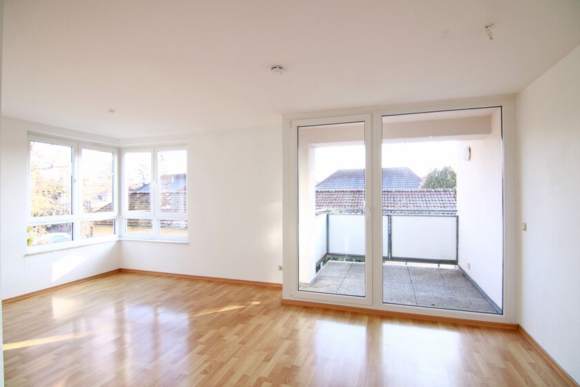 Tolles Wohnzimmer mit Balkon