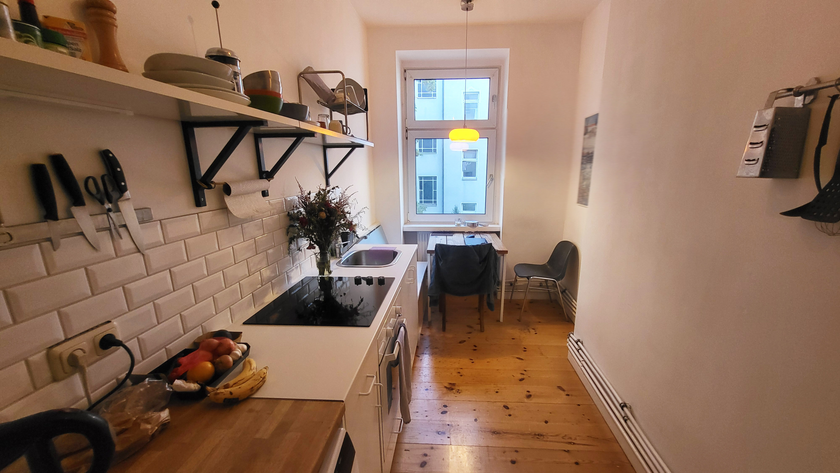Sehr helle Altbauwohnung/4.OG mit Duschbad in der Cornelius-Fredericks-Straße! - Photo 5