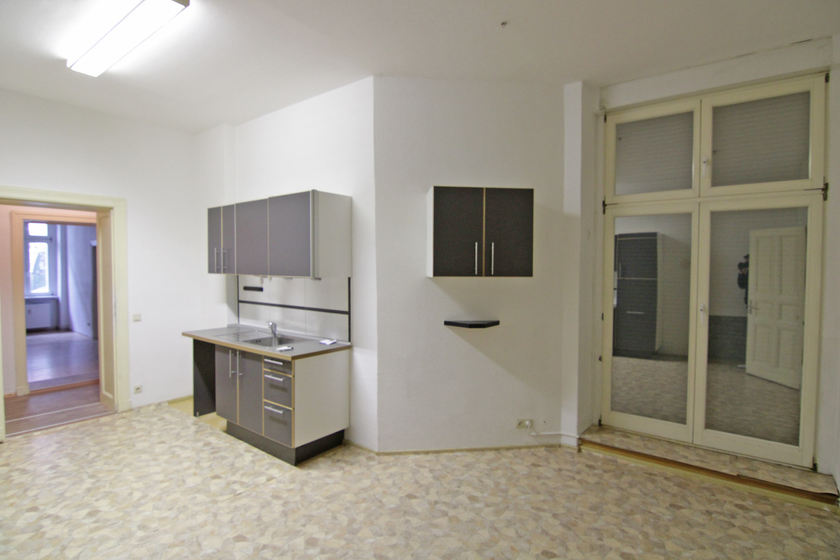 Blick in Raum 3 (mit Küche)