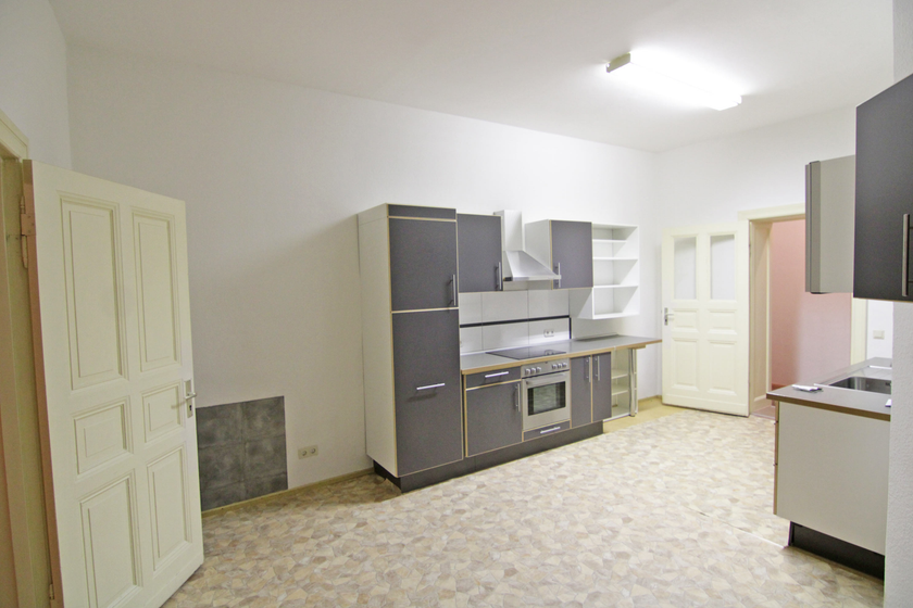 Blick in Raum 3 (mit Küche)
