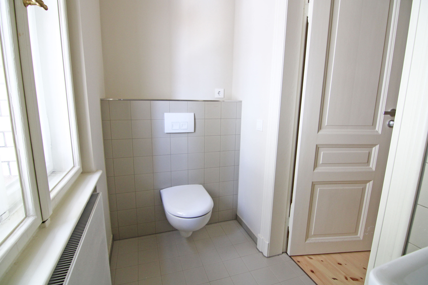 Tolle Altbauwohnung mit Dielenböden - ruhige Lage am Wehneltsteig, mit Renovierungsbedarf - Photo 3