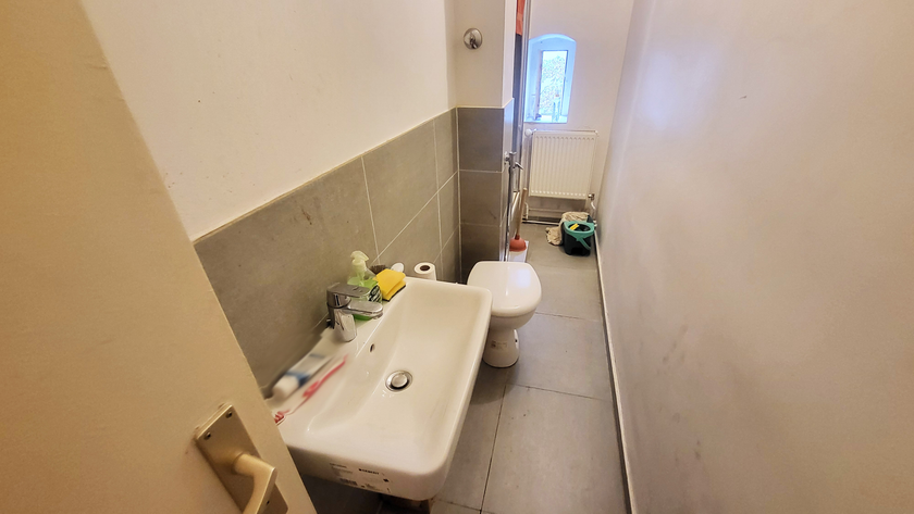 Tolle Altbauwohnung im Zweitbezug nach Komplettmodernisierung, helles 4.OG, Toplage Stephanstraße! - Foto 2