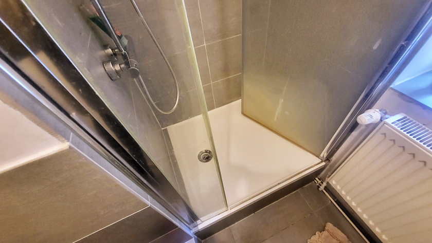 Tolle Altbauwohnung im Zweitbezug nach Komplettmodernisierung, helles 4.OG, Toplage Stephanstraße! - Foto 3