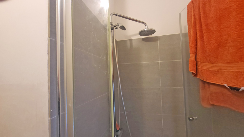 Tolle Altbauwohnung im Zweitbezug nach Komplettmodernisierung, helles 4.OG, Toplage Stephanstraße! - Foto 4
