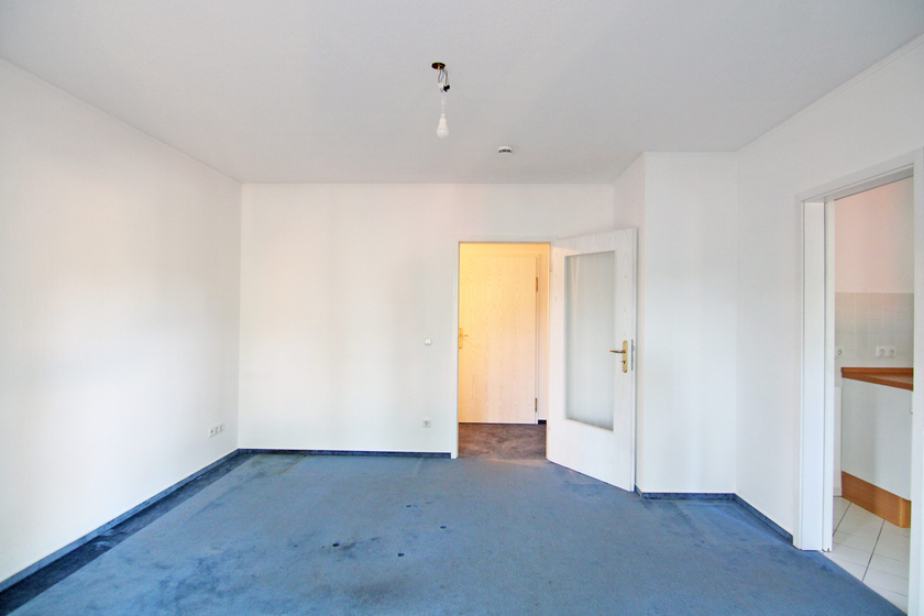 Geräumiges, helles Wohnzimmer