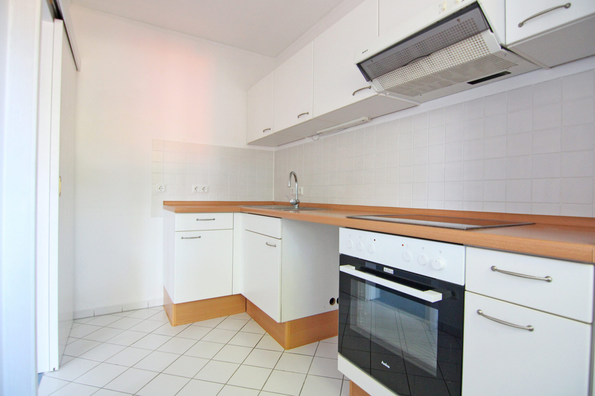 Küche mit Einbauküche