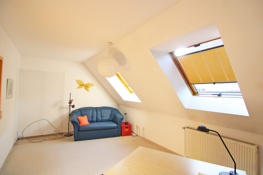 Zimmer im 1.OG (Zimmer 2) Zimmer im 1.OG (Zimmer 2)