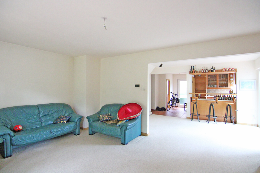 Wohnbereich (Zimmer 1) Wohnbereich (Zimmer 1)