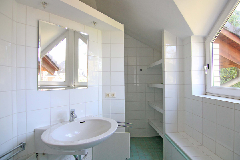 Masterbad mit Wanne + Dusche Masterbad mit Wanne + Dusche